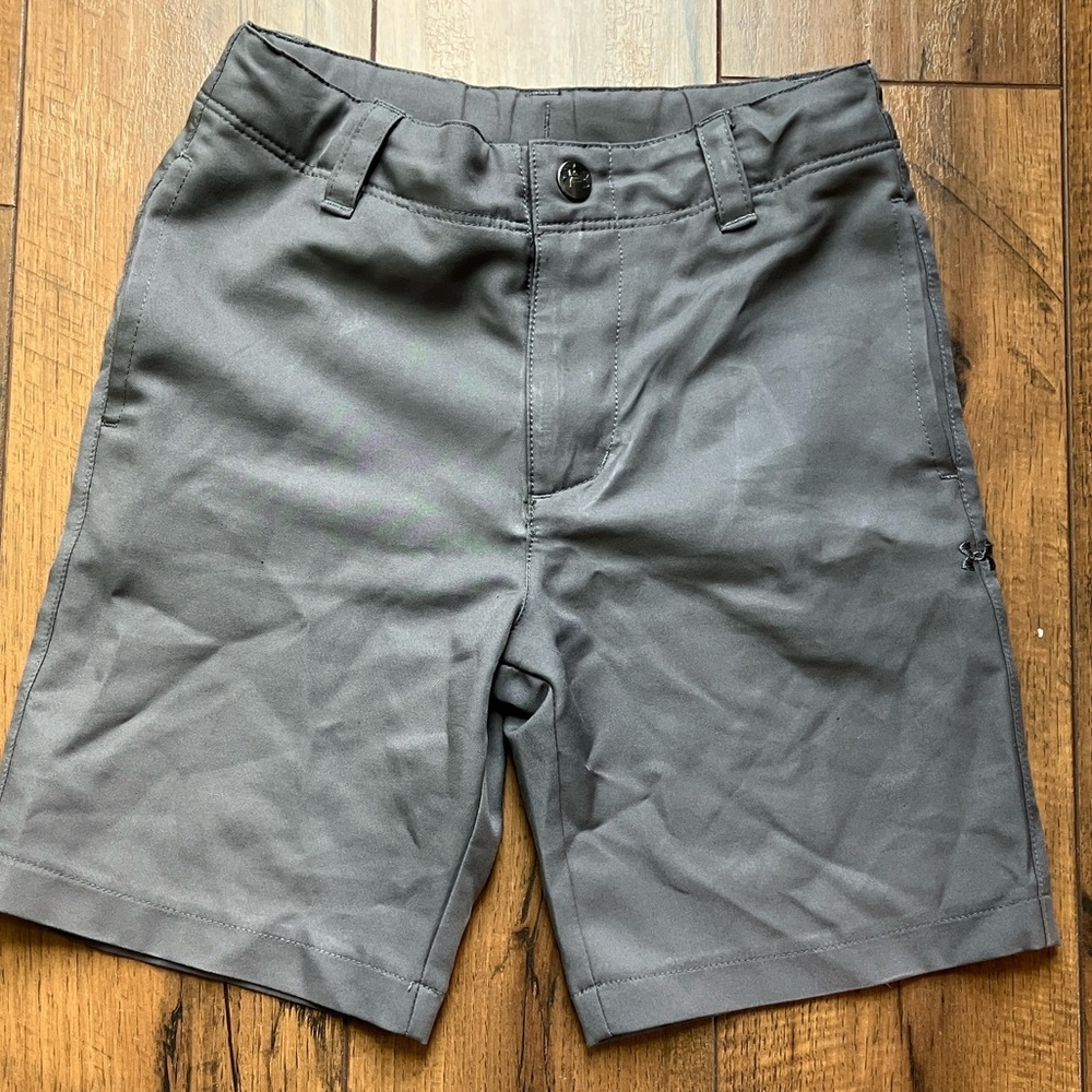 Under Armour Boys Shorts Size 5 Charcoal Gray Adjustable Waist Performance